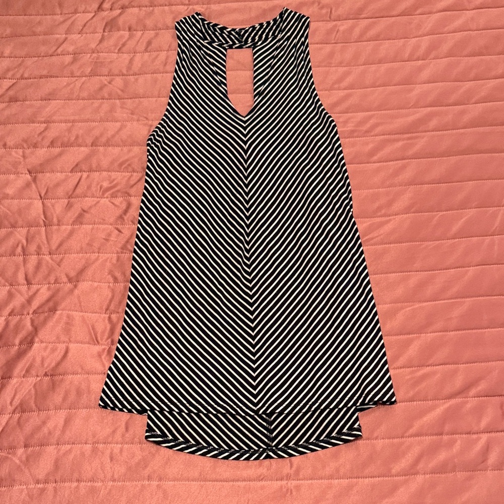 Chic Striped Sleeveless Top